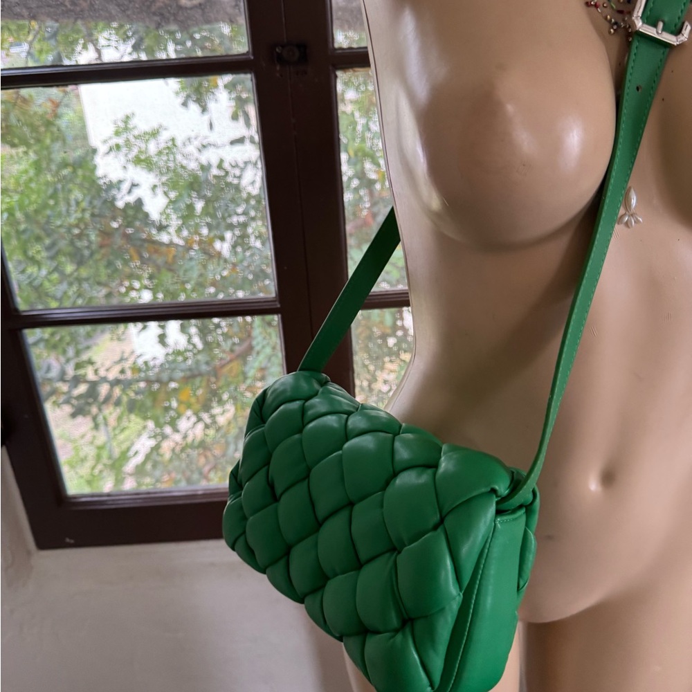 JW PEI Green Quilted Puffy Crossbody Bag - Picture 5 of 15